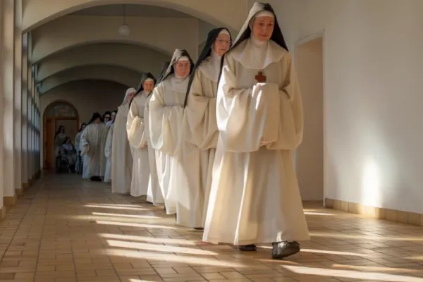 Trappistinnen der Abtei Maria Frieden im Kreuzgang / Mit freundlicher Genehmigung