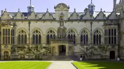 Oriel College, Oxford. Hier studierte der australische Philosoph John Leslie Mackie bis 1940. / Andrew Shiva / Wikimedia (CC BY-SA 4.0) 