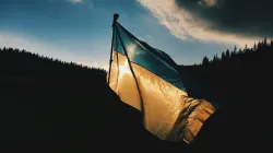 Ukrainische Flagge (Symbolbild) / Max Kukurudziak / Unsplash