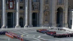 Papst Franziskus auf der Benediktionsloggia am 25. Dezember 2024 / screenshot / YouTube / Vatican News