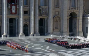 Papst Franziskus auf der Benediktionsloggia am 25. Dezember 2024 / screenshot / YouTube / Vatican News