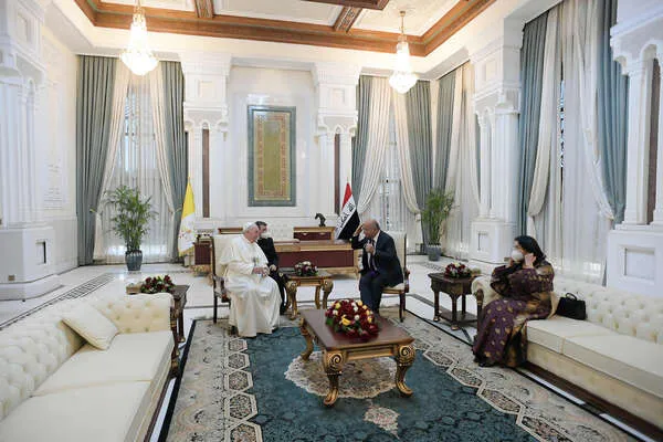 Papst und Präsident im Gespräch: Franziskus und Barham Salih im Präsidentenpalast am 5. März 2021