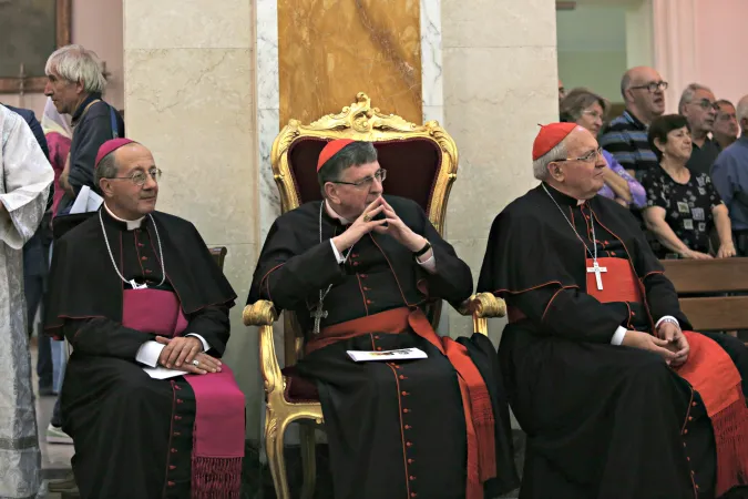 Feier der Göttlichen Liturgie in Manoppello am 18. September 2016 mit Kardinal Kurt Koch (Mitte), links neben ihm Erzbischof Bruno Forte.