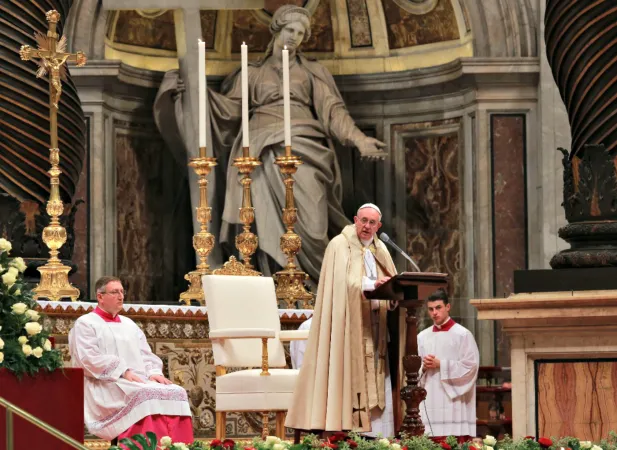 Papst Franziskus spricht im Petersdom beim Konsistorium am 19. November 2016.