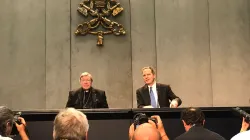 Kardinal George Pell und der Leiter des Presse-Amtes des Vatikan, Greg Burke am 29. Juni 2017 / CNA / Angela Ambrogetti
