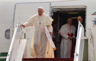 Papst Franziskus bei der Ankunft in Rangun am 27. November 2017 / CNA / Edward Pentin