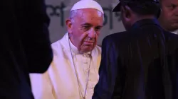 Papst Franziskus begrüßte die Vertreter der Rohingya einzeln. / Edward Pentin / CNA / NCR 