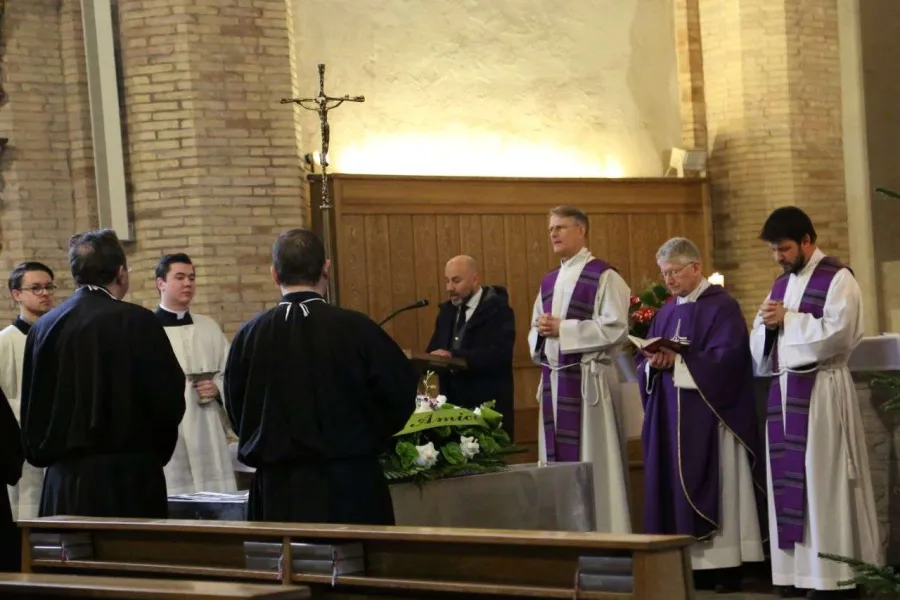 Requiem für einen Obdachlosen: Die Beerdigung am 11. Januar 2018 am Campo Santo Teutonico

