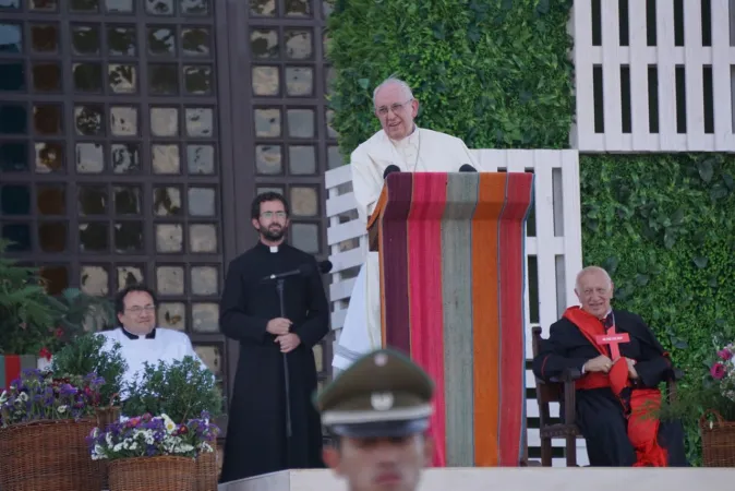 Papst Franziskus spricht mit Jugendlichen am Heiligtum von Maipu in Chile am 17. Januar 2018