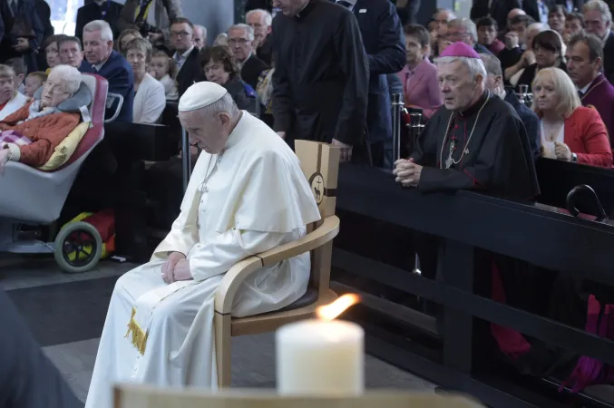Papst Franziskus beim Gebet im Wallfahrtsort Knock am 26. August 2018