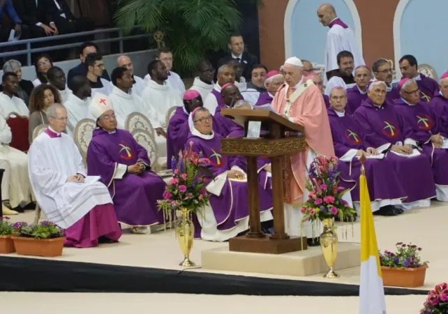 Papst Franziskus feiert die Heilige Messe im Sportzentrum Prinz Moulay Abdellah in Rabat am Laetare-Sonntag, 31. März 2019