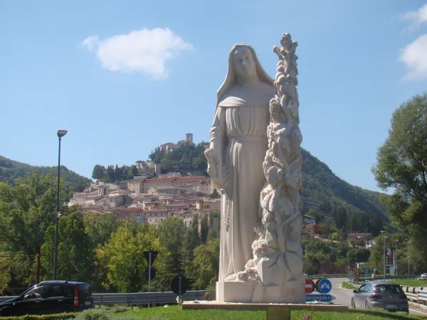 Die Statue der heiligen Rita von Cascia