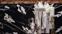 Gründonnerstag, 1. April 2021: Papst Franziskus feiert die Chrisam-Messe im Petersdom / EWTN News/Evandro Inetti/Vatican Pool