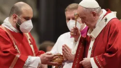 Papst Franziskus feiert die heilige Messe im Petersdom am Pfingstsonntag, 23. Mai 2021. / EWTN News/Daniel Ibáñez/Vatican Pool