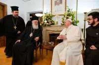 Begegnung von Papst Franziskus und Erzbischof Hierinymos II. 