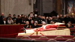 Sterbliche Überreste von Benedikt XVI., 2. Januar 2023 / Daniel Ibáñez / CNA Deutsch