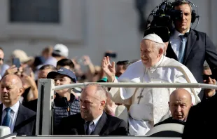 Papst Franziskus bei der Generalaudienz am 7. Juni 2023, noch vor seinem Transport in die Gemelli-Klinik / Daniel Ibáñez / CNA