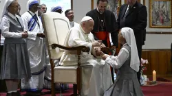 Missionarinnen der Nächstenliebe mit Papst Franziskus am 2. September 2023 in der Mongolei / Vatican Media
