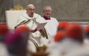 Papst Franziskus predigt im Petersdom am Gründonnerstag, 28. März 2024 / Daniel Ibáñez / CNA Deutsch