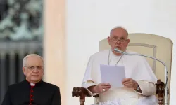 Papst Franziskus spricht bei der General Audienz auf dem Petersplatz am 18. September 2024. / Credit: Daniel Ibáñez/CNA Deutsch