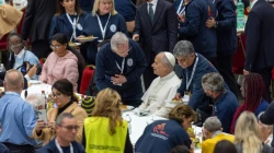 Papst Leo XIV. speist mit Bedürftigen / Daniel Ibáñez / EWTN News