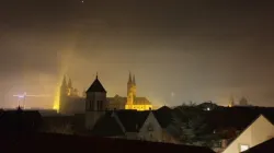 Blick auf den Dom "St. Kilian" in Würzburg bei Nacht. / Ferdinand Gehrig