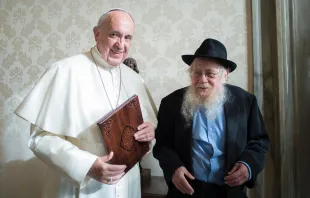 Papst Franziskus mit dem Rabbiner Adin Even-Israel Steinsaltz am 5. Dezember 2016 / L'Osservatore Romano