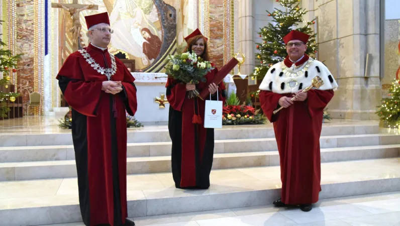 Verleihung der Ehrendoktorwürde an die Vatikanistin Valentina Alazraki Crastich, Krakau, 11. Januar 2023