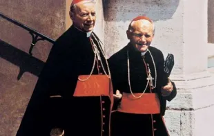 Kardinal Stefan Wyszyński mit Kardinal Karol Wojtyła, dem späteren Papst Johannes Paul II. / Adam Bujak/Biały Kruk.