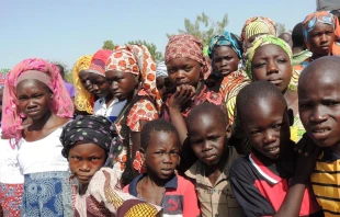 Nigerianische Flüchtlinge, die vor der Gewalt von Boko Haram in den Norden Kameruns geflohen sind. / Kirche in Not