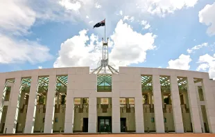 Parliament House in Canberra (Australien) / Wikimedia / Alex Proimos (CC BY 2.0) 