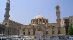 Die Moschee und Universität in Kairo / Tentoila via Wikimedia (Gemeinfrei)