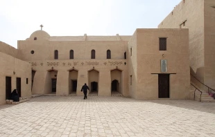 Nordseite der Kirche des heiligen Misael im Kloster des heiligen Samuels des Bekenners / Roland Unger / Wikimedia (CC BY-SA 3.0)