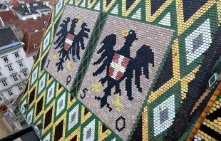 Das Wappen der Republik Österreich und der Bundeshauptstadt Wien am Albertinischen Chordach des Stephansdoms / Bwag / Wikimedia (CC BY-SA 4.0)