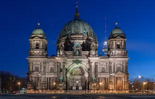 Der 1905 fertiggestellte Berliner Dom ist eine evangelische Kirche und Veranstaltungsort auf der Museumsinsel. In der Gruft befindet sich die Grabstätte des Geschlechts der Hohenzollern. / Ansgar Koreng / Wikimedia (CC BY-SA 3.0 de) 