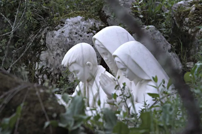 Denkmal der betenden Hirten-Kinder in Fatima (Portugal).
