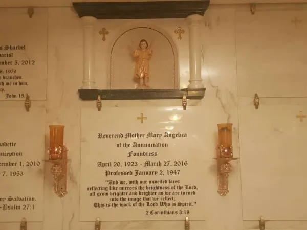Grab von Mutter Angelica von der Verkündigung in der Unterkirche