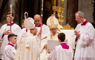 Papst Franziskus bei der Bischofsweihe im Petersdom an Josefi, 19. März 2018. / CNA / Daniel Ibanez