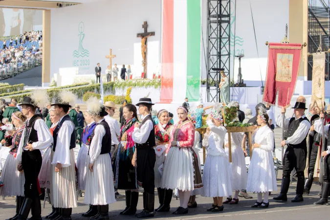 Die christlichen Traditionen des Karpatenbeckens waren ein bunter Programmteil der Eröffnung des Eucharistischen Kongresses in Budapest am 5. September 2021.