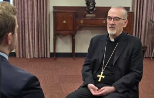 Kardinal Pierbattista Pizzaballa im Gespräch mit Jonathan Liedl. / Hakim Shammo/EWTN News)