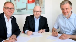 Ralf Markmeier (Geschäftsführer Bonifatius GmbH), Markus Reder (Geschäftsführer Echter Verlag GmbH) und Tobias Siepelmeyer (Geschäftsführer Bonifatius GmbH) / Bonifatius GmbH