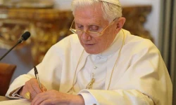 Papst Benedikt XVI. im August 2010 im Vatikan.  / Vatican Media / CNA Deutsch