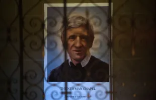 St. John Henry Newman: Der heilige Kardinal und Konvertit zum Katholizismus auf einem Portrait am Birmingham Oratory (England) anlässlich einer heiligen Messe zur Danksagung seiner Erhebung zur Ehre der Altäre / Mazur / Catholic Church of England and Wales  (CC BY-NC-SA 2.0) 