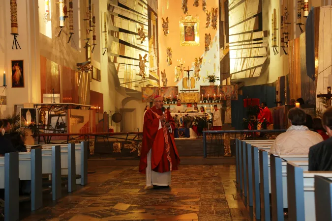 Der Regensburger Bischof Dr. Rudolf Voderholzer bei der Veranstaltung von „Kirche in Not“ Deutschland in Schwandorf in der Oberpfalz