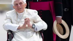 Benedikt XVI. vor seinem Abflug aus München am 22. Juni 2020 / Sven Hoppe/Pool/AFP via Getty Images