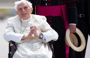 Benedikt XVI. vor seinem Abflug aus München am 22. Juni 2020 / Sven Hoppe/Pool/AFP via Getty Images