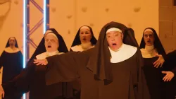 Als Nonnen verkleidete Darsteller in der blasphemischen Aufführung von „Sancta“ / Screenshot von YouTube