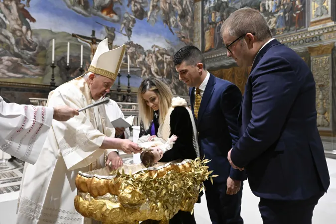 Papst Franziskus tauft am 8. Januar 2023