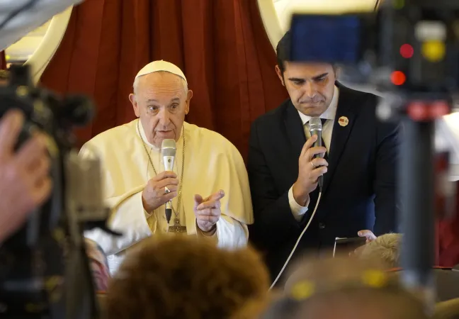 Papst Franziskus im Gespräch mit Journalisten auf dem Rückflug aus Marokko am 31. März 2019