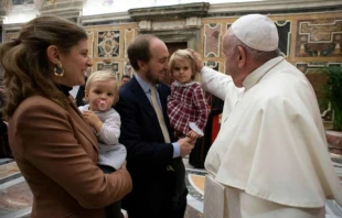 Papst Franziskus bei der Begegnung mit Mitarbeitern des Dikasteriums für Laien, Familie und Leben im Vatikan am 16. November 2019 / Vatican Media